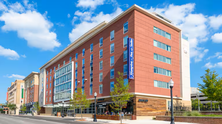 Hampton Inn Exterior